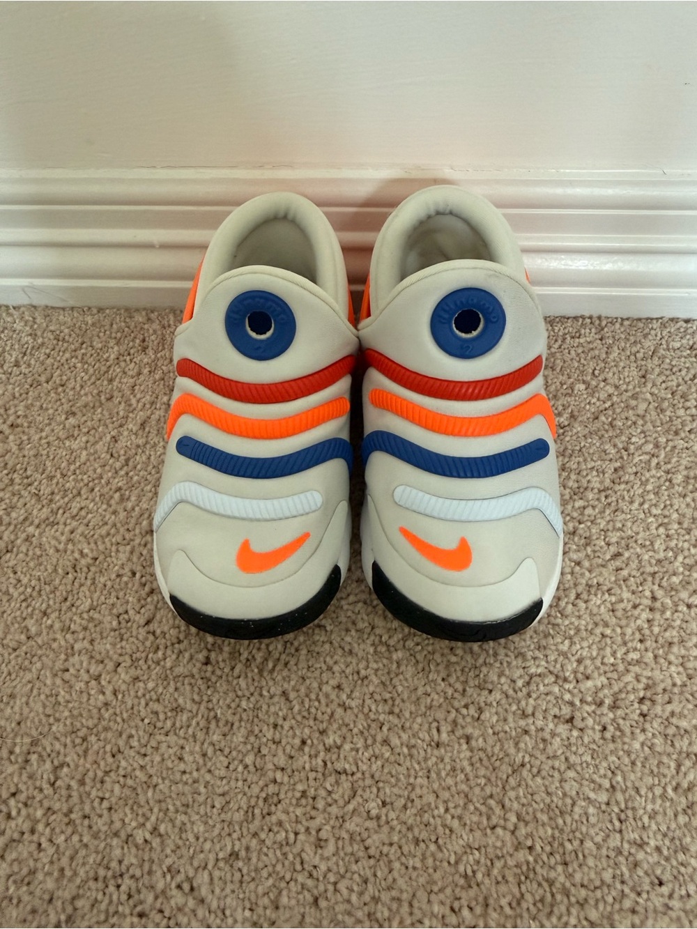 Nike Dynamo Go Easy-On Kids Shoes – Size 7C